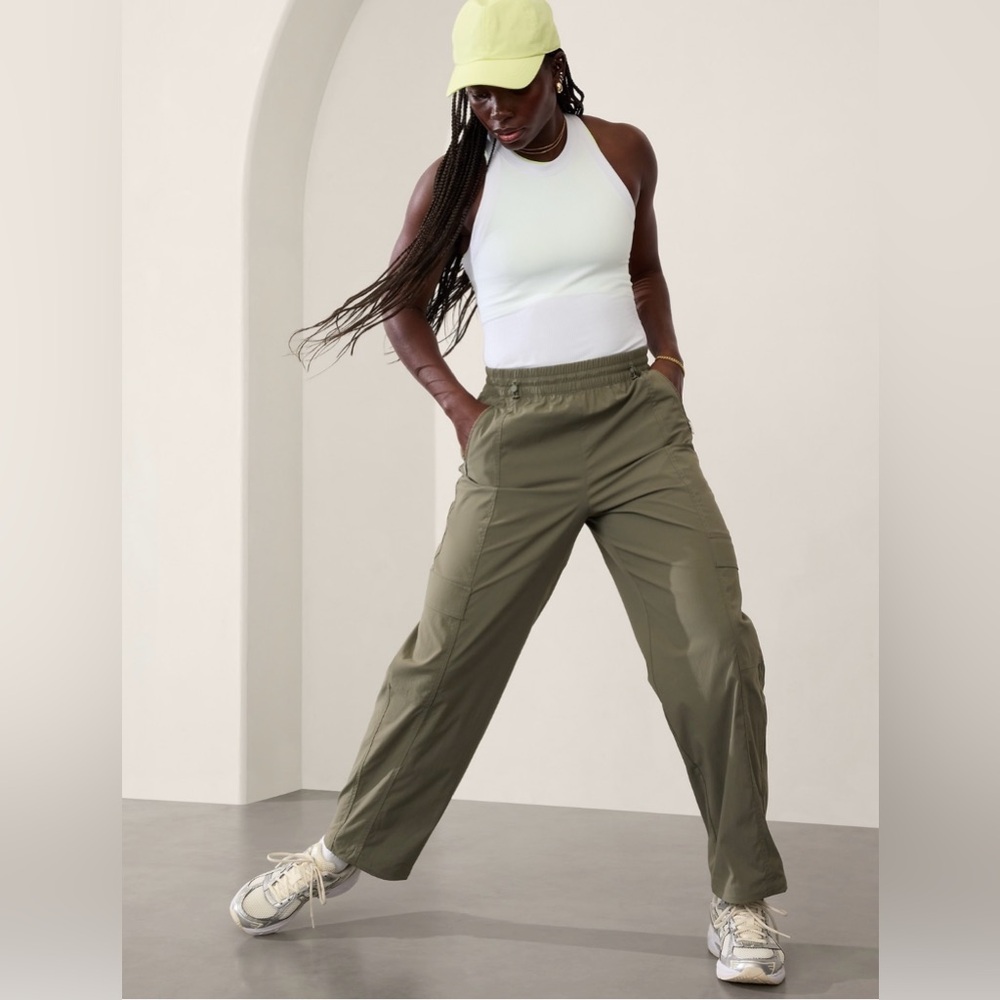 NWT-Athleta Moss Cascade Cargo Poplin Pant, Extra Small